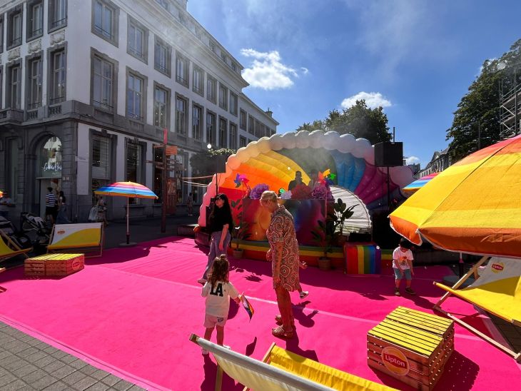 Rainbow stage en deco MEIR ANTWERP PRIDE 2024