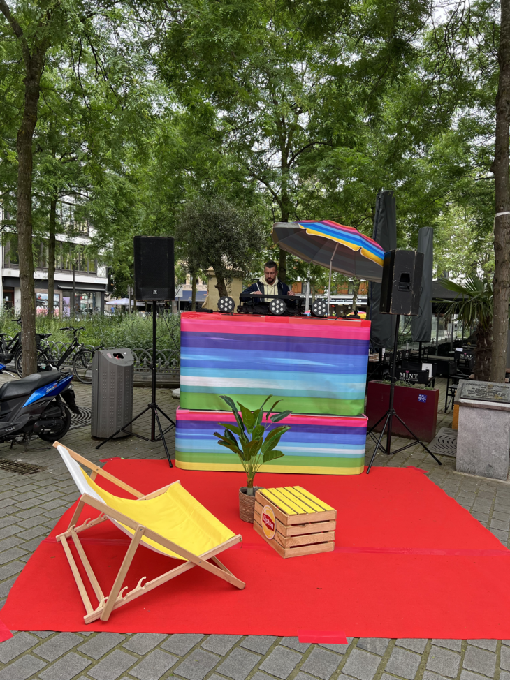 Feathers Events doet ganse productie en voorziet muziek voor Quartier Summertime Shopping