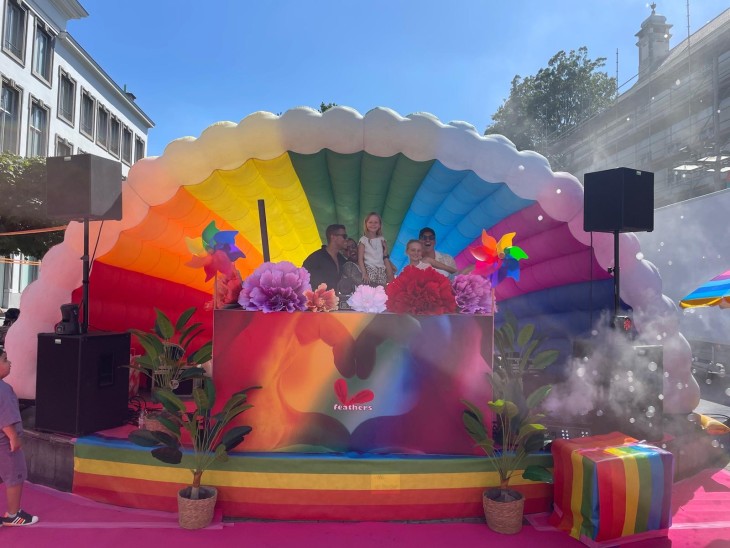 Rainbow stage en deco MEIR ANTWERP PRIDE 2024